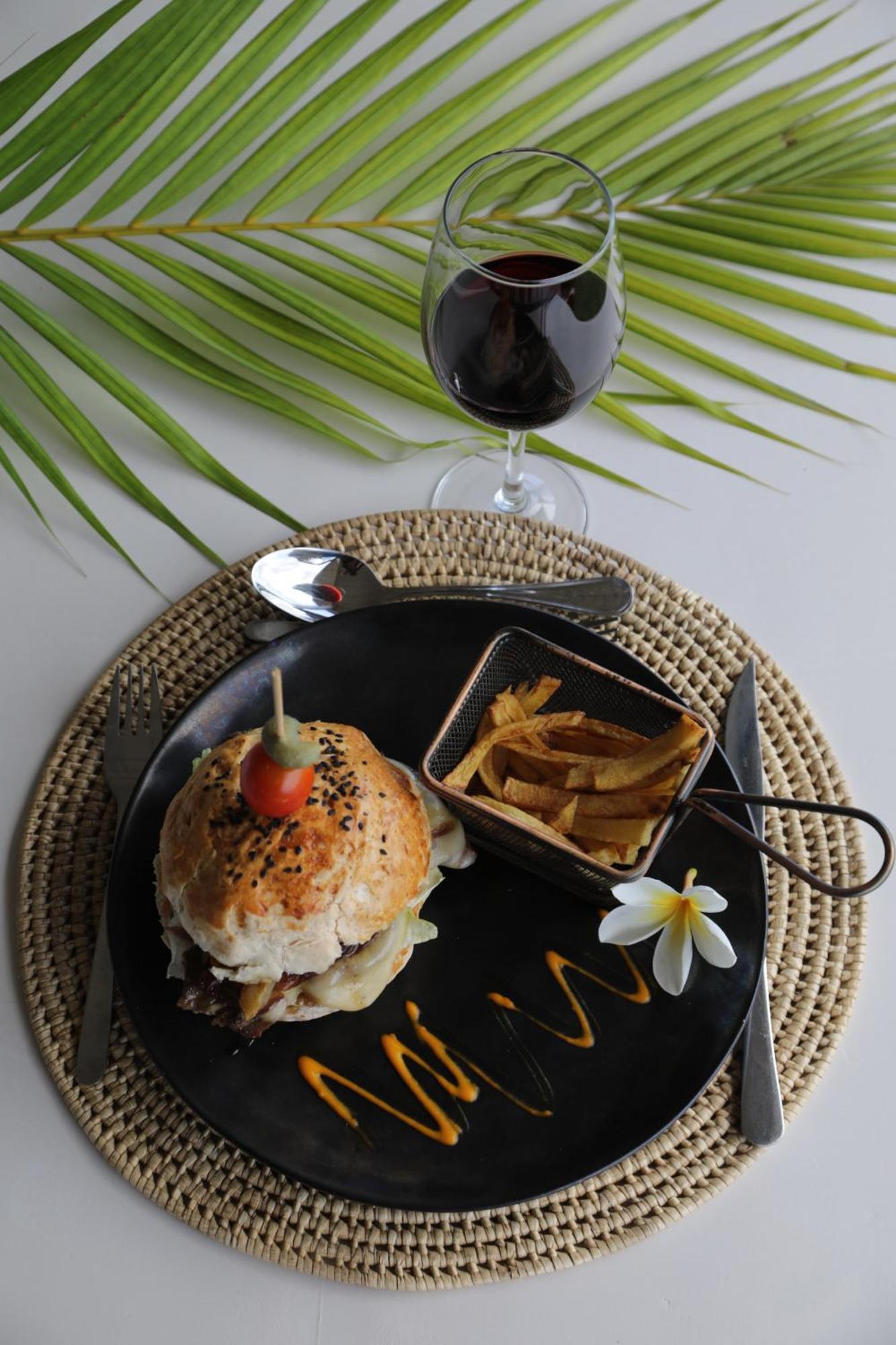 Altiplanico Rapa Nui Hotel Ханга Роа Екстериор снимка